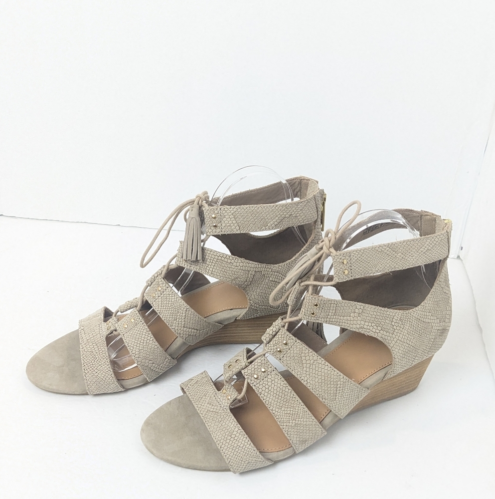 NWOT UGG Yasmin Snake Wedge Sandals - Picture 16 of 16